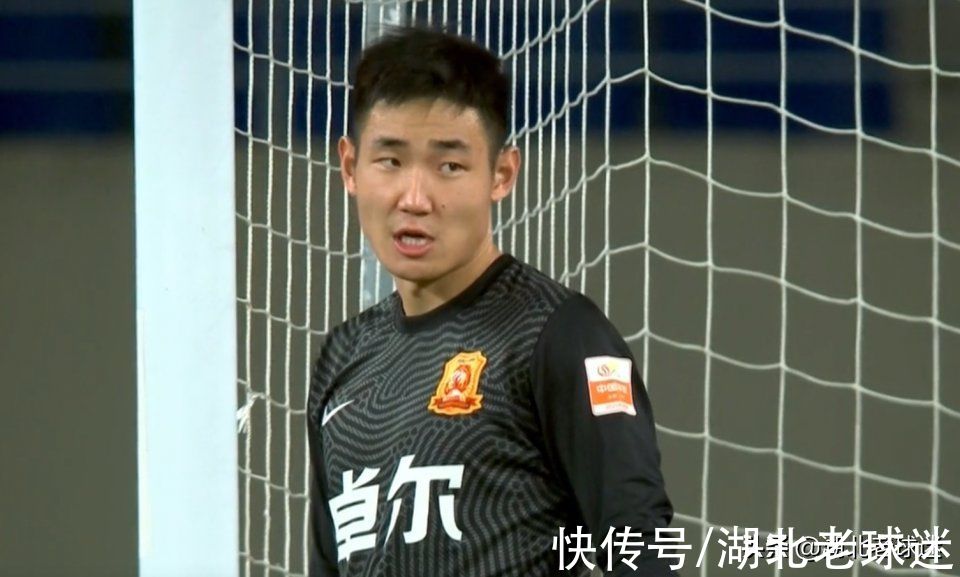 黃牌|武漢隊(duì)遇黃牌危機(jī)！12人有牌2人三黃，距保級(jí)卻還差一場(chǎng)勝利