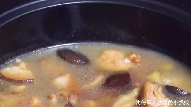 教你做|在家教你做简单版本的黄焖鸡,肉嫩鲜香又营养,大人小孩都爱吃