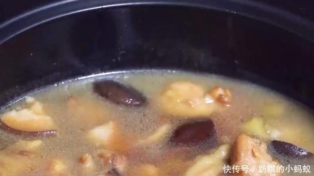 教你做|在家教你做简单版本的黄焖鸡，肉嫩鲜香又营养，大人小孩都爱吃