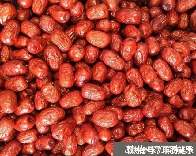 雌激素|女人不想老太快,不妨多吃4种“零嘴”,补充雌激素,胜似护肤品