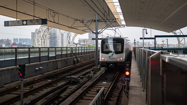 市中心|李嘉诚预言成真,3类住宅将成为“金价房”,眼尖的已经下手