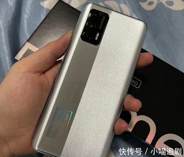 联发科|12GB+256GB，售价2299元供不应求，一天后再度开卖抢到就是赚到