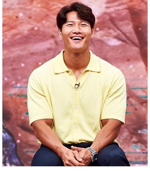 光洙|认真签名中的宋智孝，比心+wink