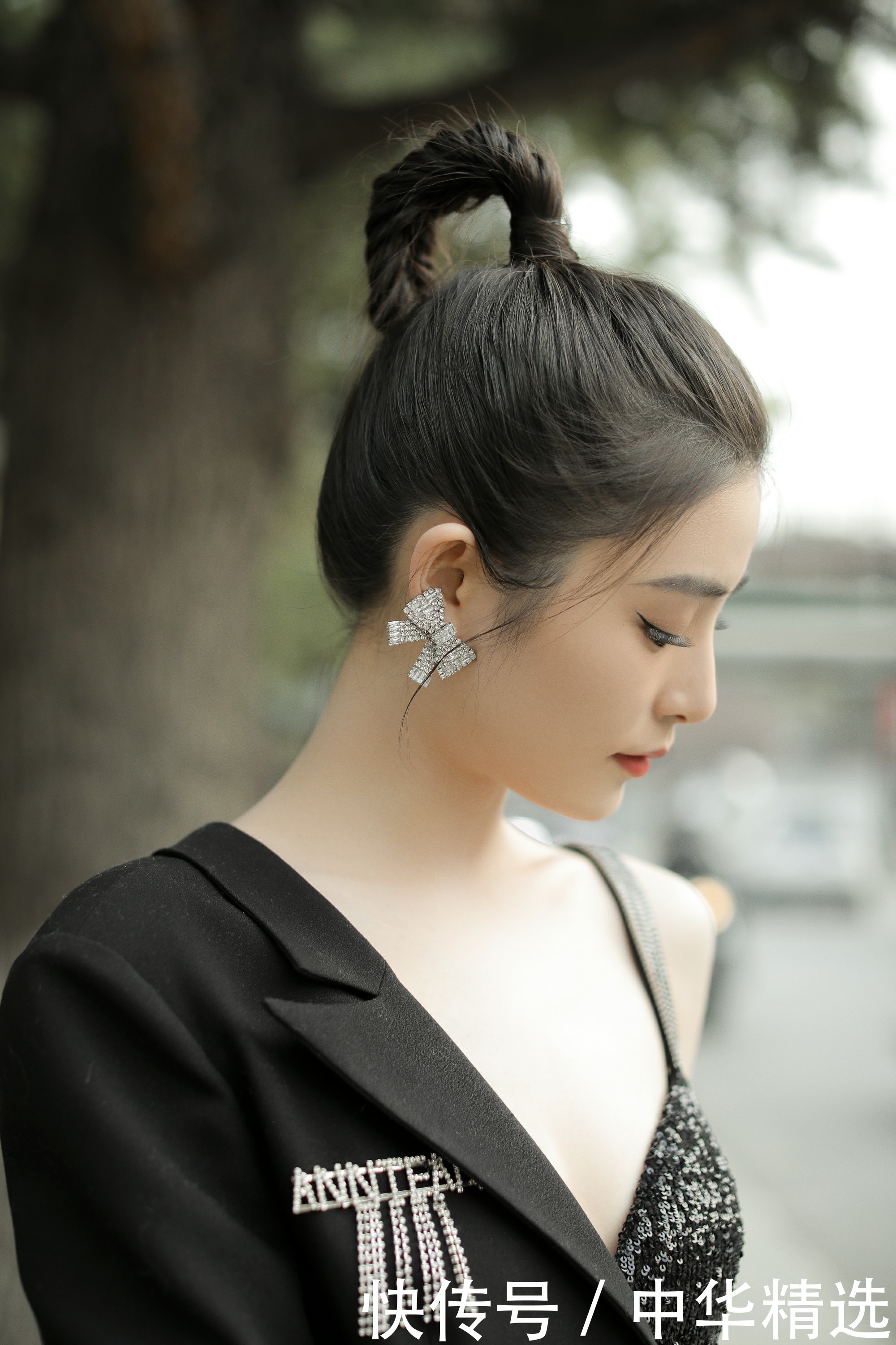 姚晓棠、李澳出席中国国际时装周 精致造型解锁时尚趋势