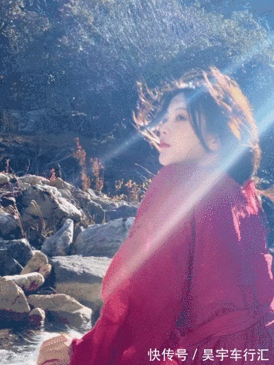 写真|杨超越是不输杨幂的“腿精”?每天4个动作,就能养成同款漫画腿