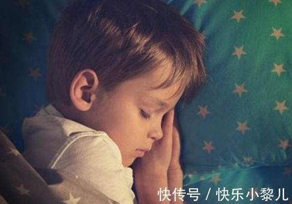 入睡|孩子睡觉有讲究，这2个时间别吵他，睡得安稳孩子长大个儿