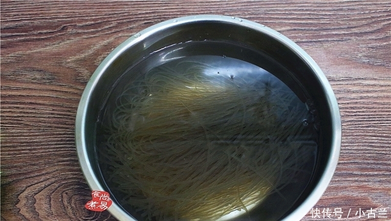 猪皮|午餐有这菜,连米饭都省了,食材丰富一锅烩,美味营养少洗碗