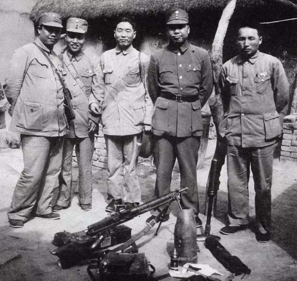 华东野战军|淮海战役中国军最早被全歼的一个军,中将军长的死因,至今是个谜