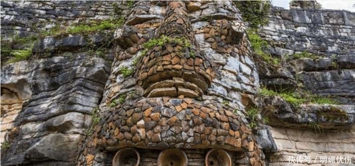 七旬老人花20年打造一座石头城堡,重现古夜郎国