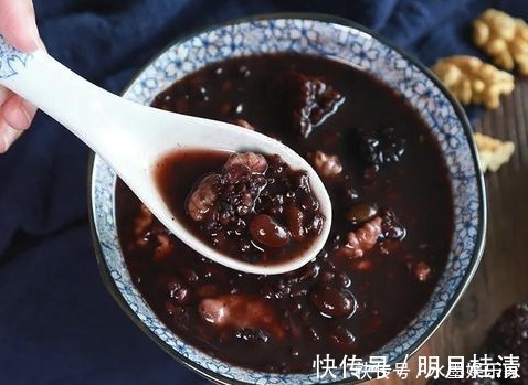 面色|逢黑必补!5种黑色食物煮成汤,让你面色红润、头发黑亮