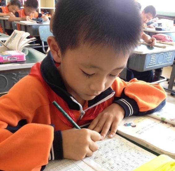 橡皮擦定律|“橡皮擦定律”火了,你家孩子是学霸还是学渣?一看橡皮就知道了