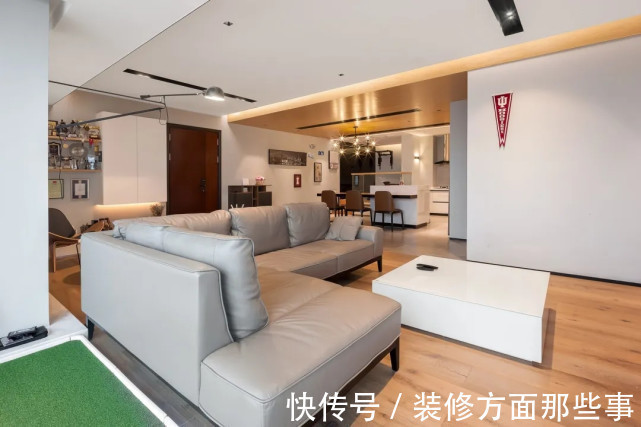 地砖|183平在浓厚的木质感地面与天花装饰下,舒适而又温馨优雅