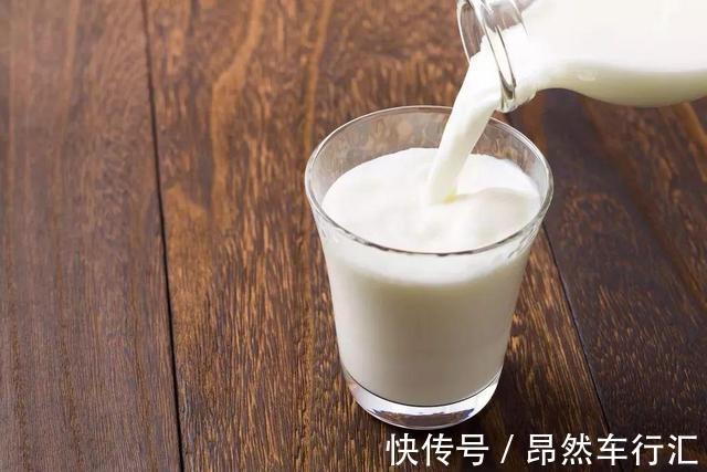 小江|身高的“抑制剂”被发现了,牛奶也在其中?儿科医生:少给孩子吃