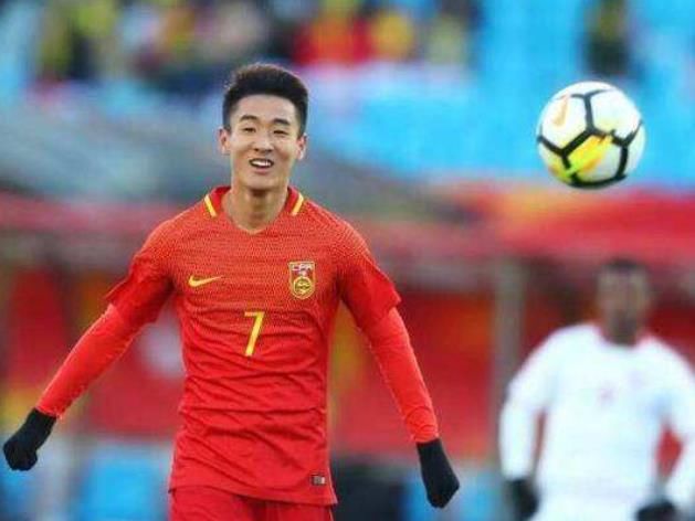 弃将|终于等到你！26岁“李铁弃将”或得国足重用，李霄鹏好眼光