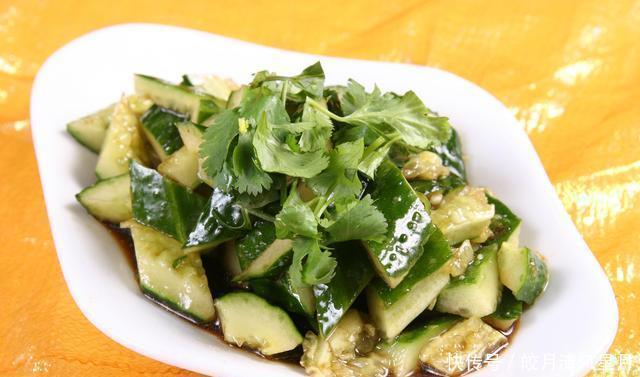 饭店|为什么饭店的拌黄瓜那么好吃,大厨教你,原来技巧在这里!