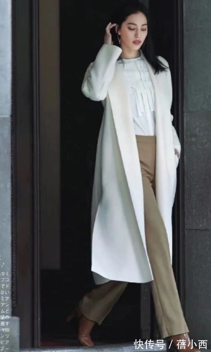 针织衫|气质女人穿大衣更爱“极简风”,低调沉稳且大气,40+穿更高级