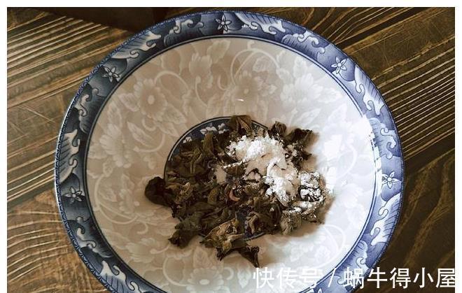 浸泡|泡发木耳,万不可直接加水,跟厨师学了1招,10分钟泡一大盆