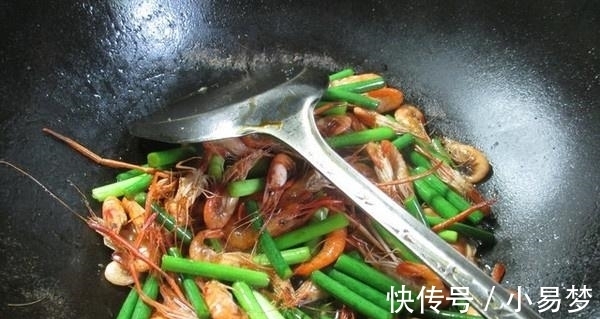 烧锅|河虾和它是绝配,比牛奶补钙,比鱼肉营养,儿子常吃个子高学习好