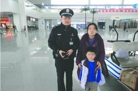 女人|把一个4岁的儿子带到女厕所，因为没教养而挨骂宝妈的话让同厕所的女人脸红