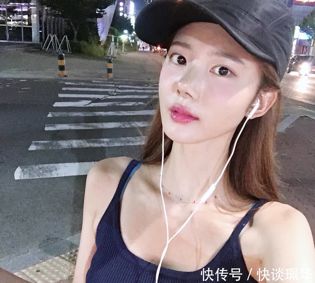 私房照|清纯可人短发清新妹子,好身材私房照