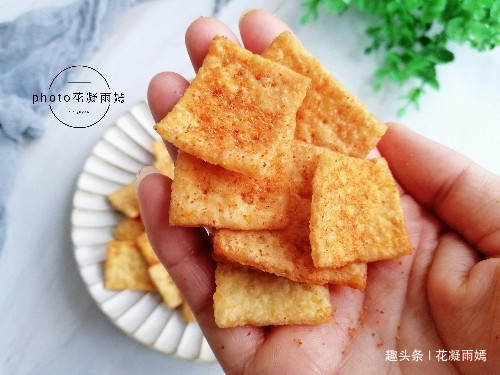酥脆|小米别光熬粥了，加1个鸡蛋，1碗面粉，教你做成锅巴，又香又酥脆