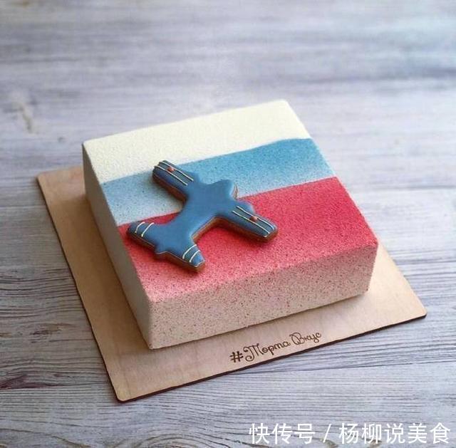 5款专为强迫症制作的蛋糕，图4满载科技感，图5是块“玻璃心”