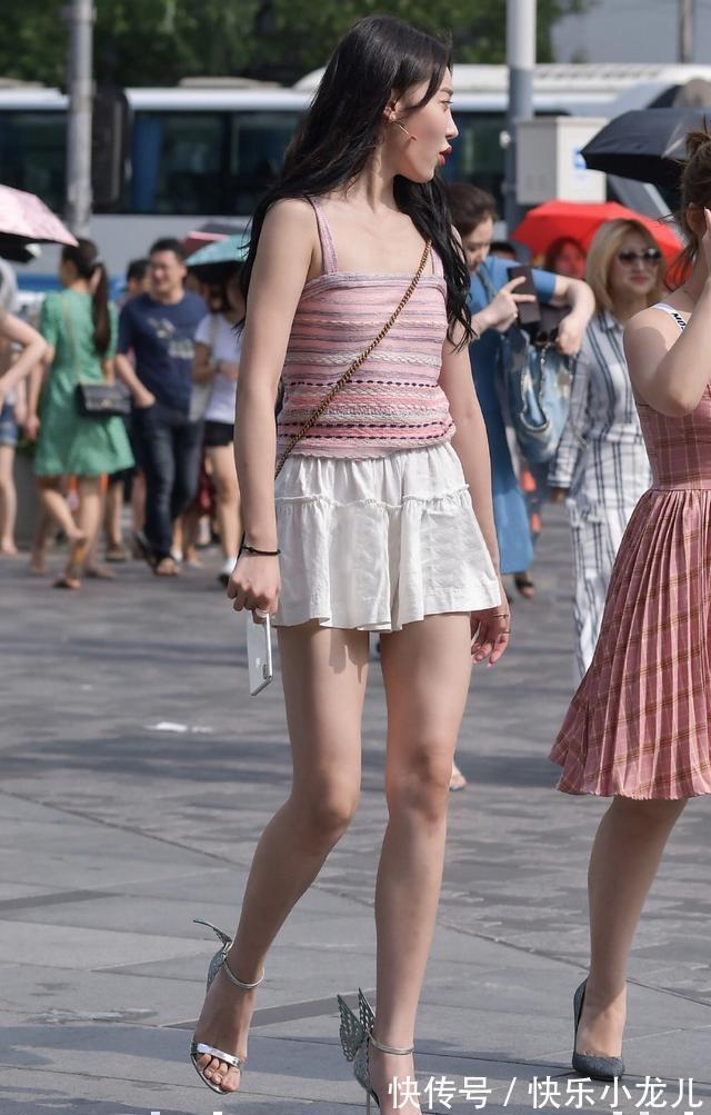 时尚感 随性自然的连衣裙穿搭富有时尚感,气质女生都喜欢,温柔可人