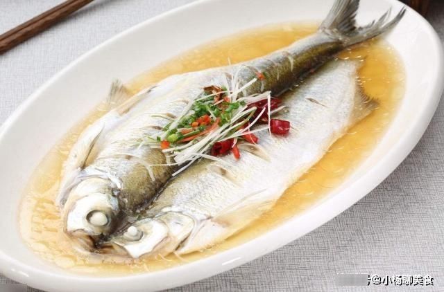 做清蒸鱼时，牢记3个技巧，清蒸鱼鲜嫩美味，而且没有鱼腥味