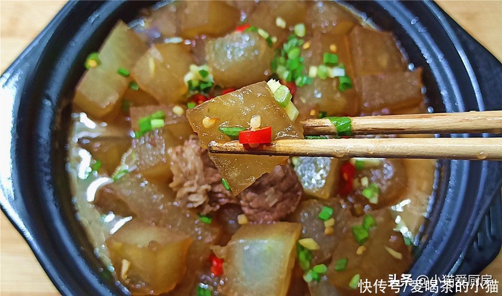 砂锅|冬瓜别再烧烫了，用砂锅这样做，好吃爽口做法简单一大锅不够吃