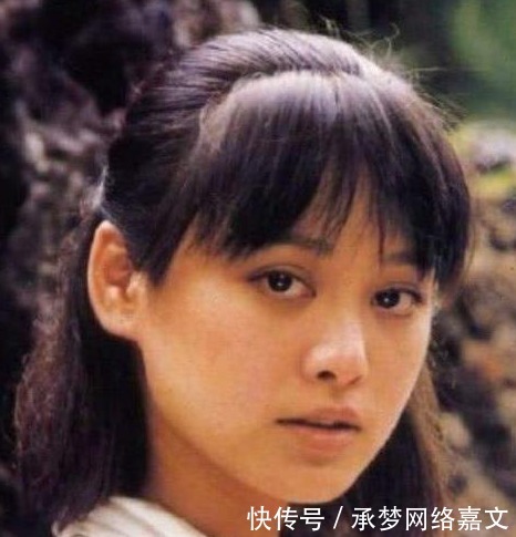 普罗大众 嫌弃航空餐,剧组骂导演,怼天怼地的宁静,却把温柔给了他