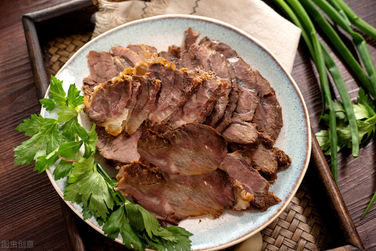 做酱牛肉还在焯水难怪不入味还很柴,教你正确做法,肉嫩筋软