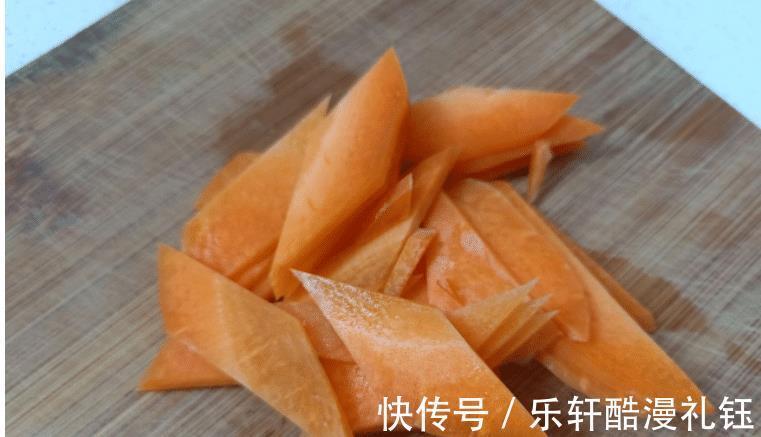 黑木耳|一道适合夏天吃的凉拌菜,酸甜开胃营养高,全家都喜欢
