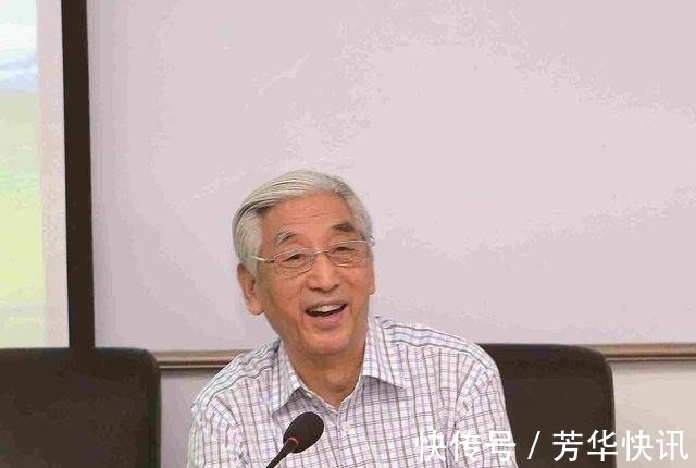 沈鹏&中书协原主席沈鹏和张海楷书，是对传统书法的创新还是自我陶醉？