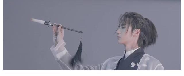 譚松韻|譚松韻又惹爭議｜《粉色櫻與大眠王》超推薦