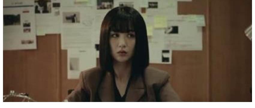 拍到一半就下车,戏份还没女三多,这女主当的真憋屈