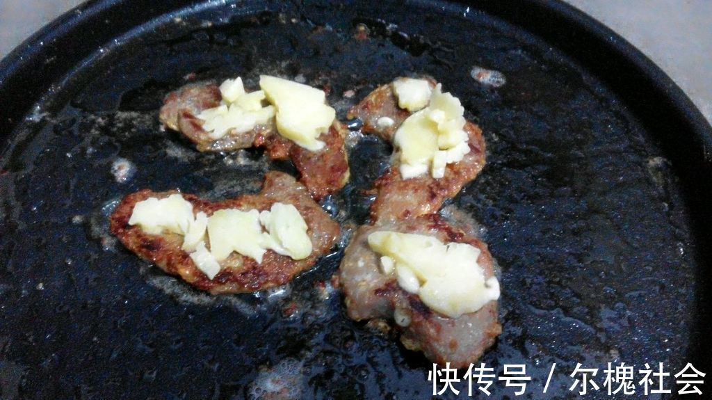 五香粉|在家制作香煎芝士猪排,味道浓郁,营养健康