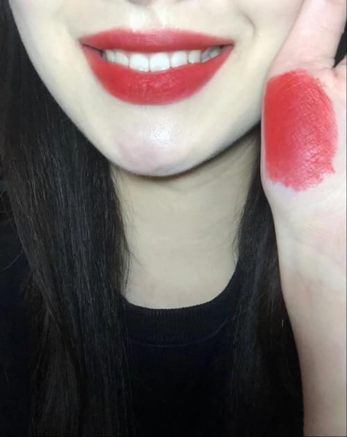 合照杀手|绝绝子!今年这5支“糖霜色”口红是合照杀手,黄皮涂能白两个度