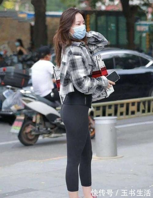 紧身裤|瑜伽裤时尚感更强,穿着尽显曲线美,自信大方又迷人