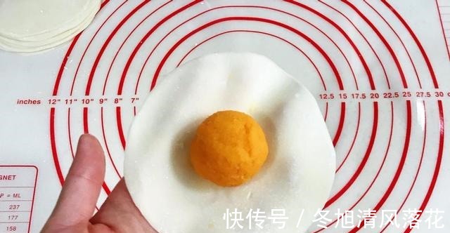 面饼|香甜软糯的红薯芝麻煎饼,好吃可口,美味健康!