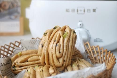  花卷|掌握花卷层次分明的秘诀，葱香四溢松软好吃，新手也能成功