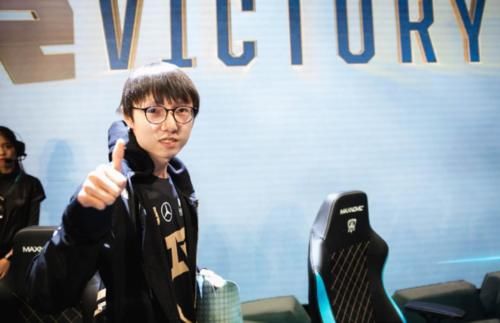 家人|Mlxg回应退网：连自己与家人都养不活的话，还谈什么梦想？