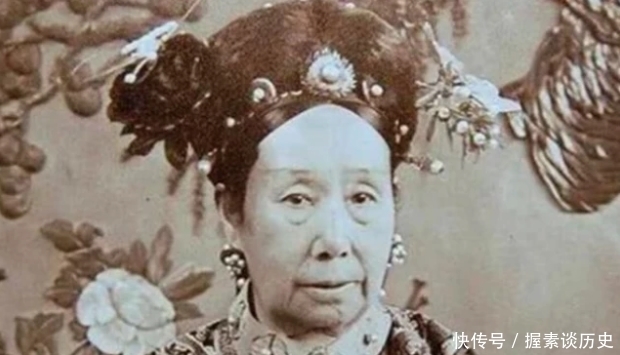 脱口而出|慈禧第一次看到电灯泡,脱口而出一句话,至今让人啼笑皆非!