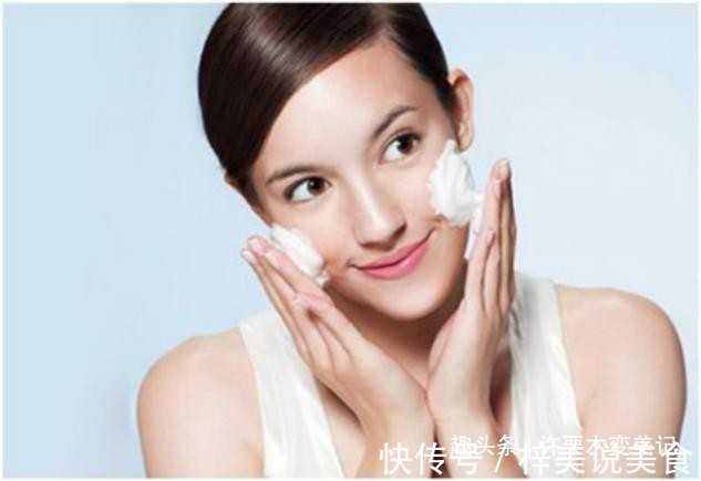 黑头 女人不管奔几,洗脸后要懂得4不要,不然再贵的护肤品也白用