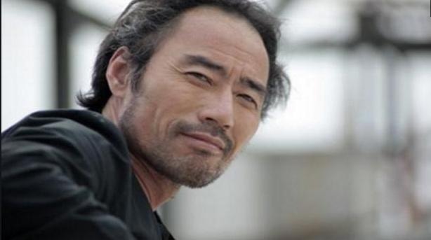 旭日阳刚|草根歌手旭日阳刚:一个再度翻红年入百万,一个回归田园种菜种田