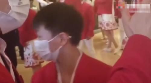 全运会|全红婵粉丝暴涨800万！网友为追星疯狂围观，她全程被哥哥拉着走