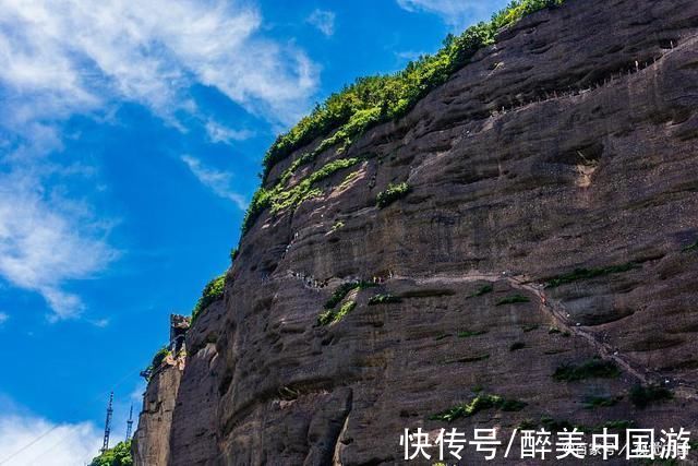 景区|探访剑门关景区，断崖峭壁，气势恢宏，附带游玩攻略