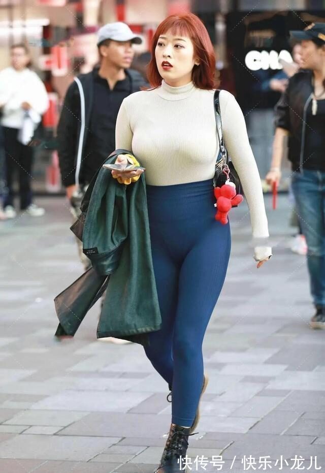 小蛮腰 舒适服帖的打底裤穿搭彰显年轻人的风采,展示美丽小脚,突显档次