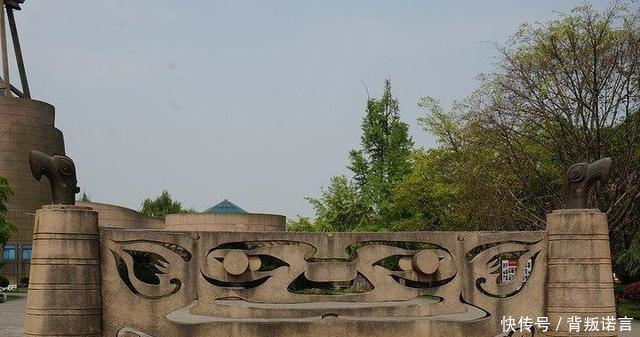 三星堆发现一个尖角图符,它难道是路标,专家说它可能代表窝棚