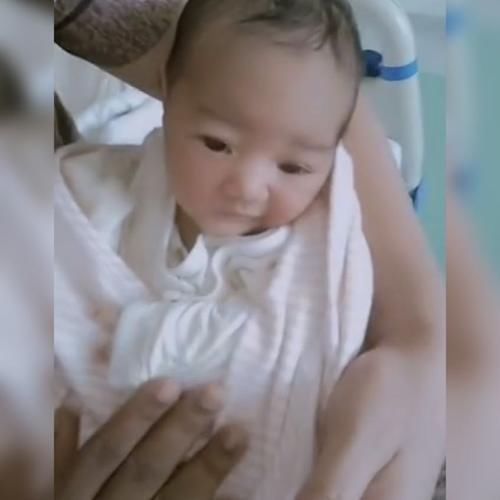 非洲|中国爸爸和非洲妈妈生下的宝宝,看见娃颜值的那一刻,基因太神奇