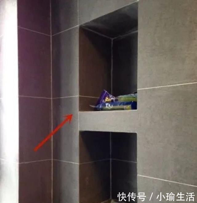 花洒|卫生间包管时如果用点心,能多出一排收纳格,比置物架可高级多了